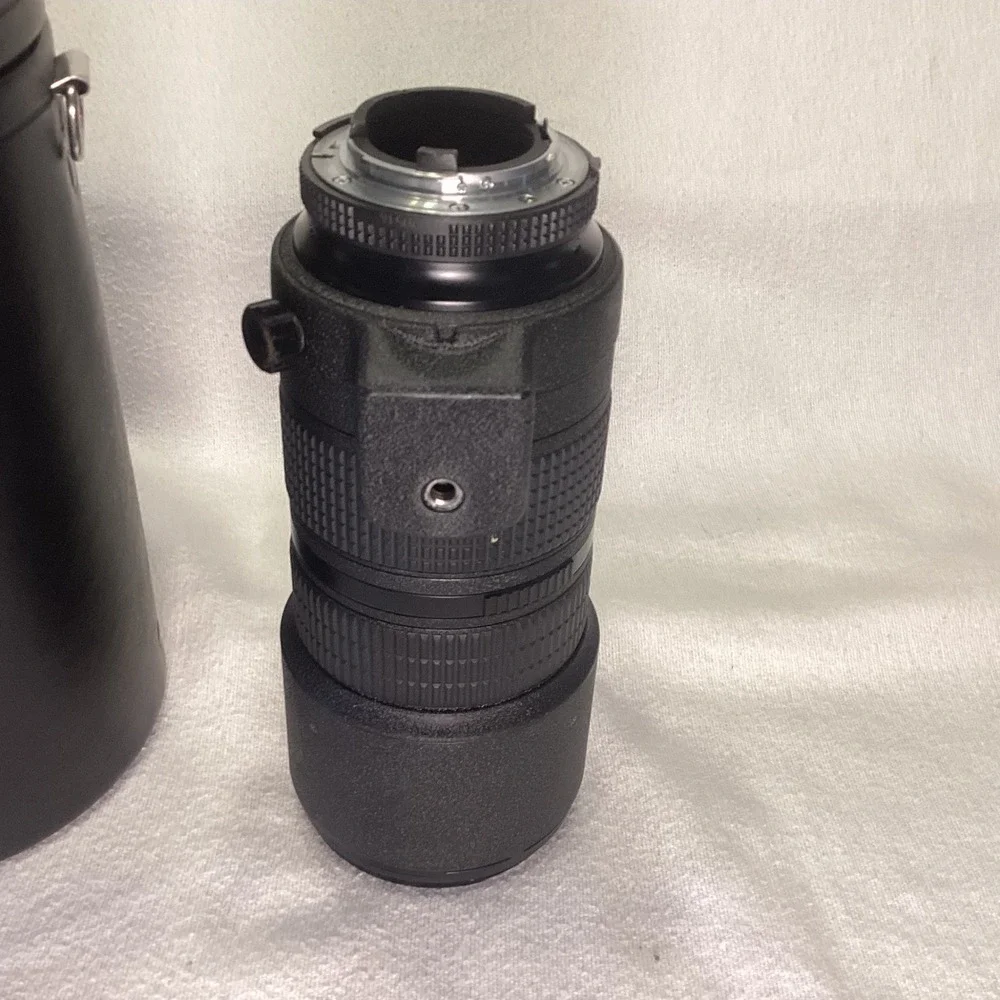 Nikon ED AF Nikkor 80-200mm f/2.8 D Lens with CL-43A Hard Case Made in Japan
